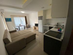 Private Flat in Famagusta Center with Hotel Perks