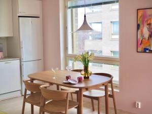 Candy-Colored Two-Room Condo with Sweet views