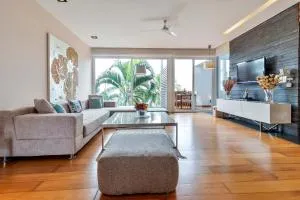 StayVista at Acacia Skies with Beach View & Kitchen Access - Chicalim