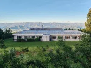 Drakensberg Mountain Retreat Barn House - Geluksburg