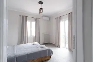 Lake House - Glifádha