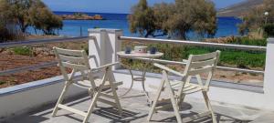 White Lotus seaside studio