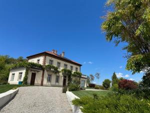 Villa Leolo Monforte dAlba