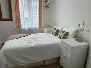 Cosy 3-Bed Apartment in Hythe High Street - Lyminge