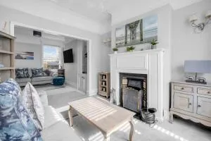 luxury Seaside Residence - Old Clee