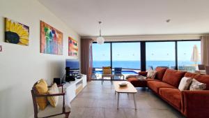 Eden Sun - A Modern Luxury Villa with a Panoramic View