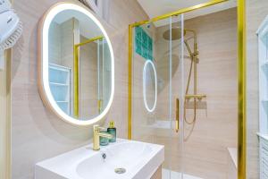 Appartement design invalides bon marché - V