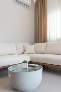 Harmony Luxury Apartments - Kalóyeroi