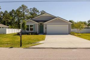 Beautiful New 4-BR Home 8 Miles to Flagler Beach