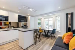 Flat 2, 161 Crescent Road Luxury Apartment - Cuddesdon