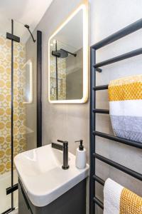 Flat 2, 161 Crescent Road Luxury Apartment