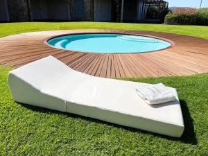 LIKE at HOME n 11 Poolside Paradise Patio img20