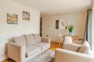 Brand New Flat in Central London with Car Park