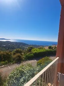 Location vacance vue mer 4 à 6 personnes - La Môle