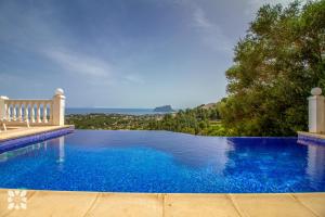 Villa Treveris by Abahana Villas