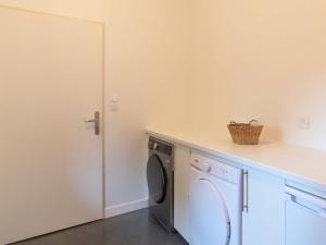 Maisons de vacances Holiday Home La Villa Agapanthes by Interhome : photos des chambres