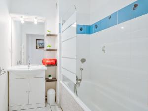 Appartements Apartment Les Caps Horniers-2 by Interhome : photos des chambres