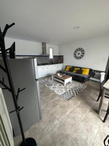 Appartements Superbe appartement dans villa avec piscine : photos des chambres