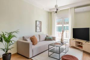 Koukaki 2BR Apartment by UPSTREET