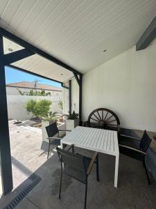 Superbe appartement dans villa avec piscine