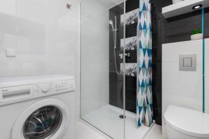 Sky Blue Apartment Chmielna near Old Town in Gdańsk by Noclegi Renters