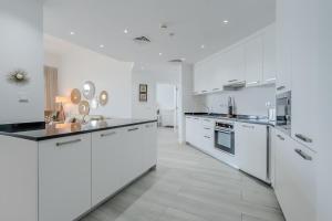 Al Hatimi, Shoreline Apartments, Palm Jumeirah, Dubai