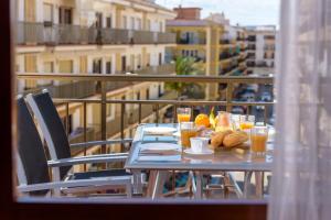 Port Perfection: Your Dream Apartment by the Beach