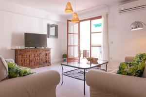 Port Perfection: Your Dream Apartment by the Beach