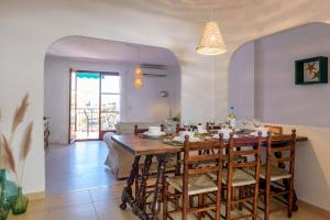 Port Perfection: Your Dream Apartment by the Beach