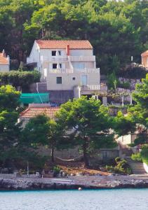 Ferienidyll in Lumbarda: Erleben Sie die Ruhe der kroatischen Küste