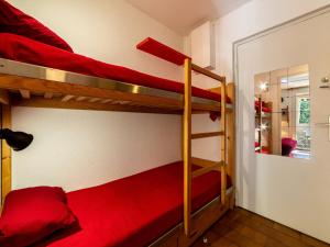 Studio Hauts de la Madrague-13 by Interhome