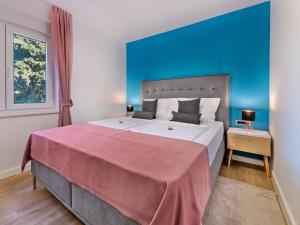 Apartment Bura by Interhome