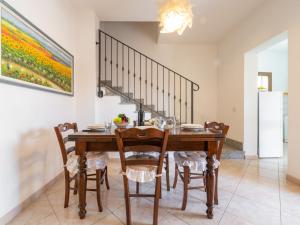 Holiday Home Rosy by Interhome