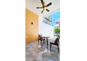 LS 1 Lasalle House,bts,Suvarnabhumi ,mega bangna