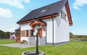 Pet Friendly Home In Nowe Warpno With House A Panoramic View