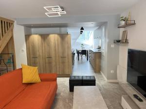 Duplex T4 Rénové - Proche Centre, 68 Pers. - FR-1-234-254