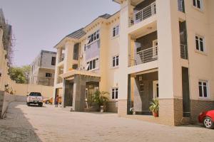 GLAMOUR PARK HOTEL AND APARTMENT