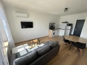 Logement lumineux rénové à neuf - Beauchastel