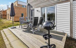 Amazing Home In Tossens With Kitchen