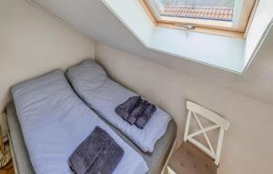 Cozy Apartment In Uggdal With Wifi