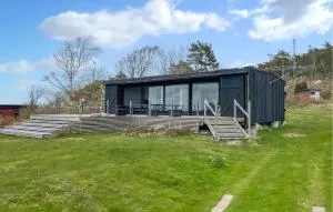 Beautiful Home In Stråvalla With Wifi - Grimmared