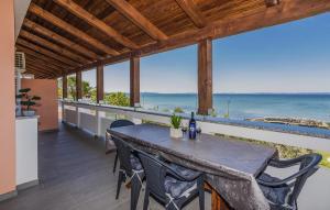 2 Bedroom Amazing Apartment In Privlaka