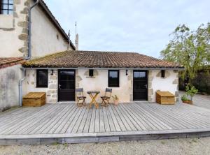 Maisons d'hotes Le Moulin du Fresne, chambres d-hotes : Chambre Double avec Terrasse