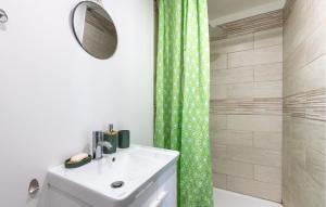 Appartements Nice Apartment In Amblainville With Kitchenette : photos des chambres