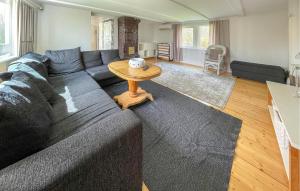 3 Bedroom Lovely Home In Varberg