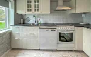 3 Bedroom Lovely Home In Varberg