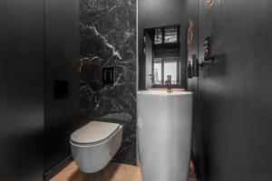 MARGI Velvet Apartament 13TH FLOOR LED CEILING BATH POOL