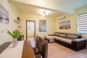 Top Location Central New & Spacious 3 BDR apt Medical Academy