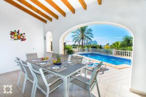 Villa Soleada by Abahana Villas