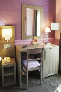 Hotels Hotel Poussin : photos des chambres